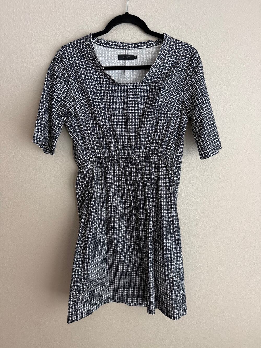 COS Women’s Sz M 38 Cotton Sheath Dress Short Sleeve Navy White Checker Plaid